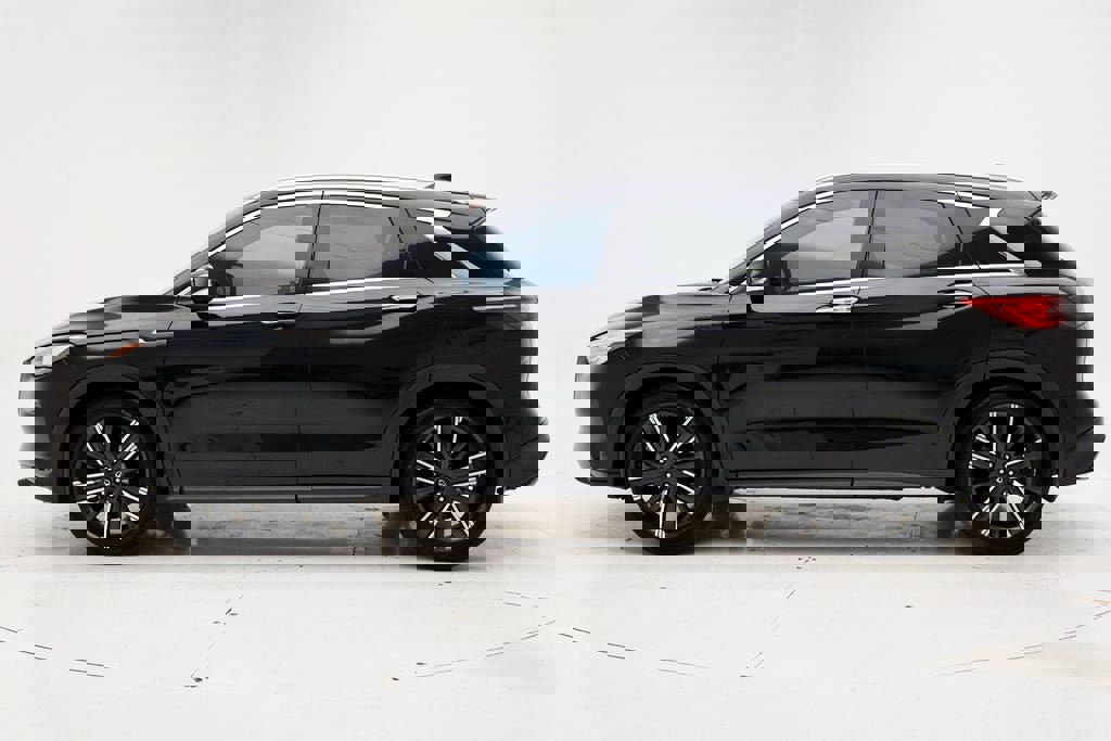 Used 2021 INFINITI QX50 Luxe w/ Appearance Package image 6