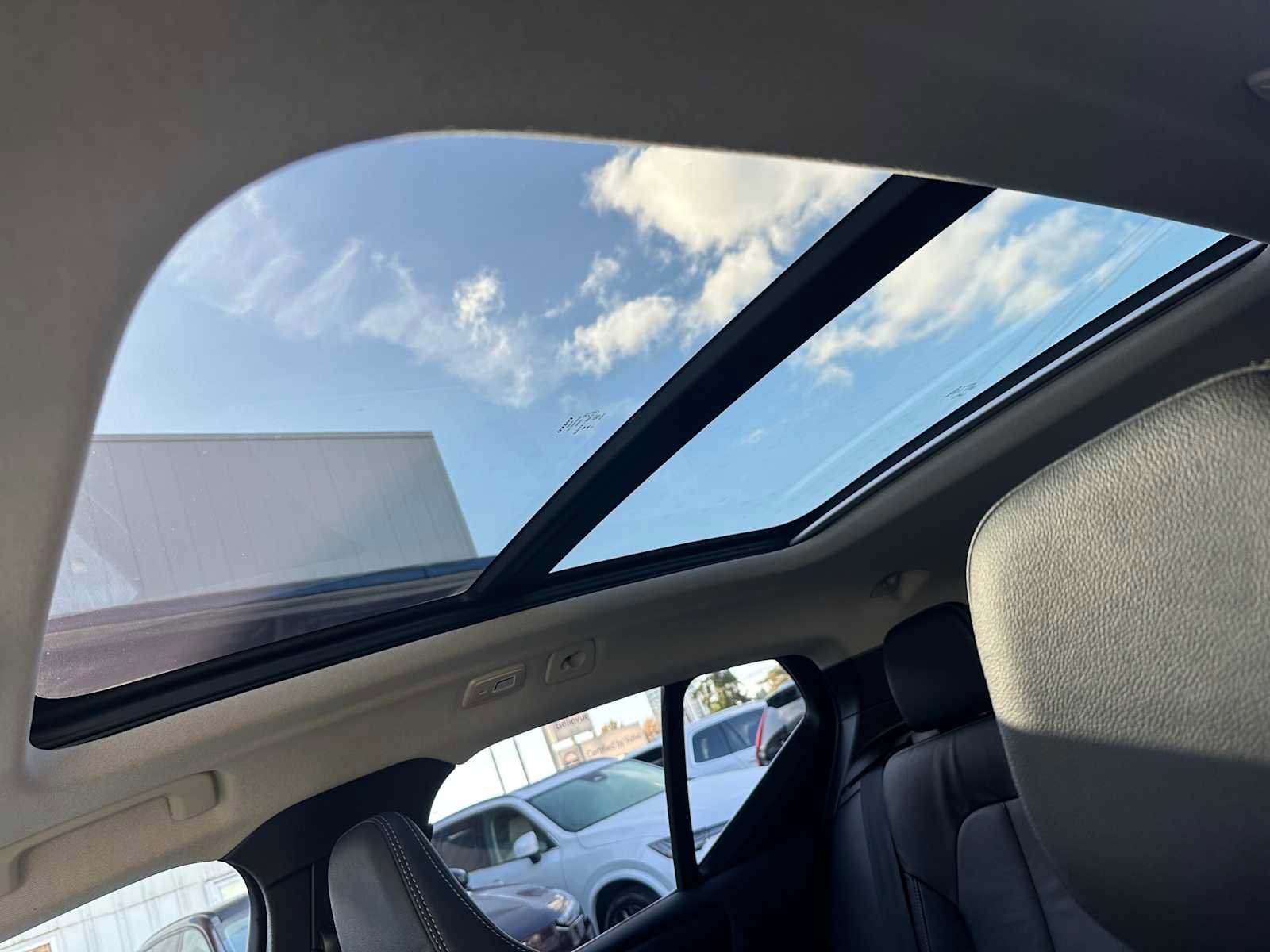 New 2026 Volvo XC40 B5 Ultra w/ Protection Package Premier image 23