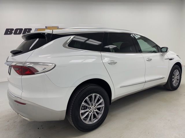 Used 2023 Buick Enclave Essence image 5