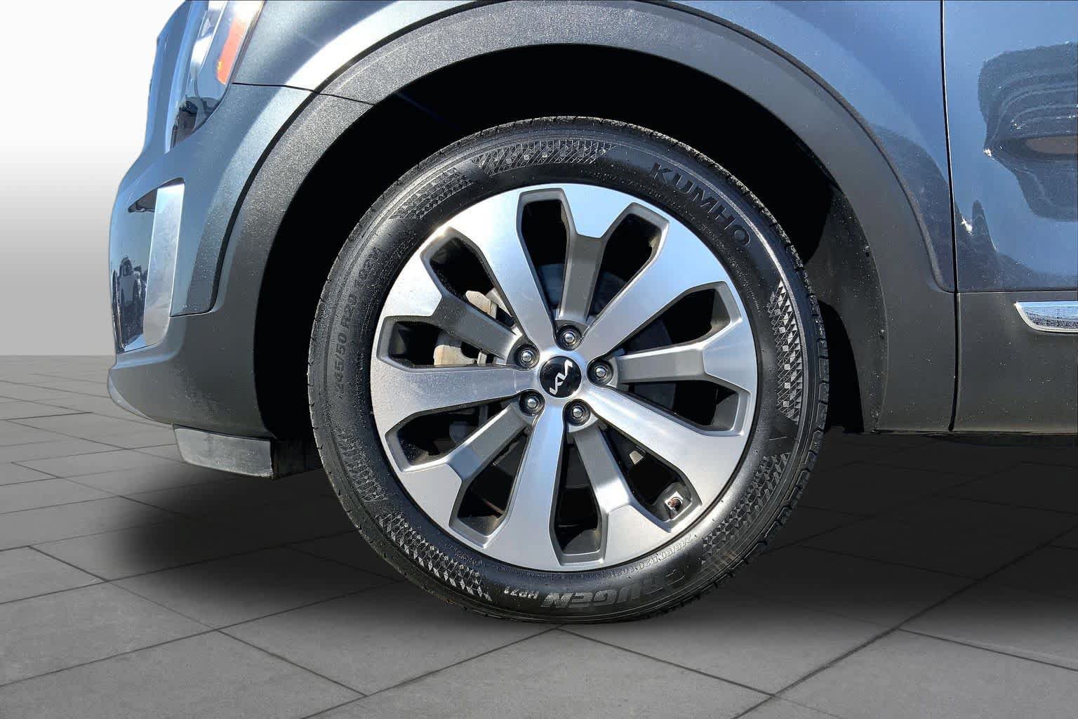 Used 2022 Kia Telluride EX w/ EX Premium Package FWD image 10
