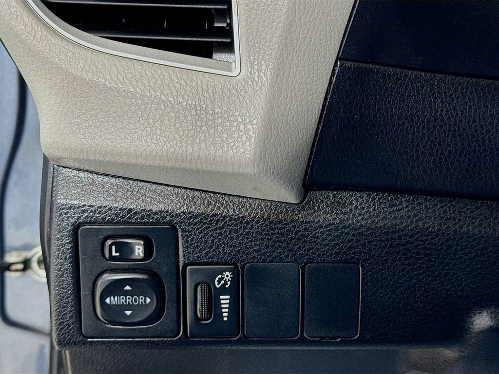 Used 2016 Toyota Corolla LE FWD image 11
