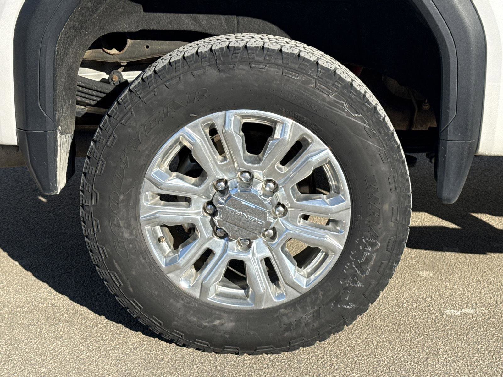 Used 2022 GMC Sierra 2500 Denali w/ Denali Ultimate Package image 9