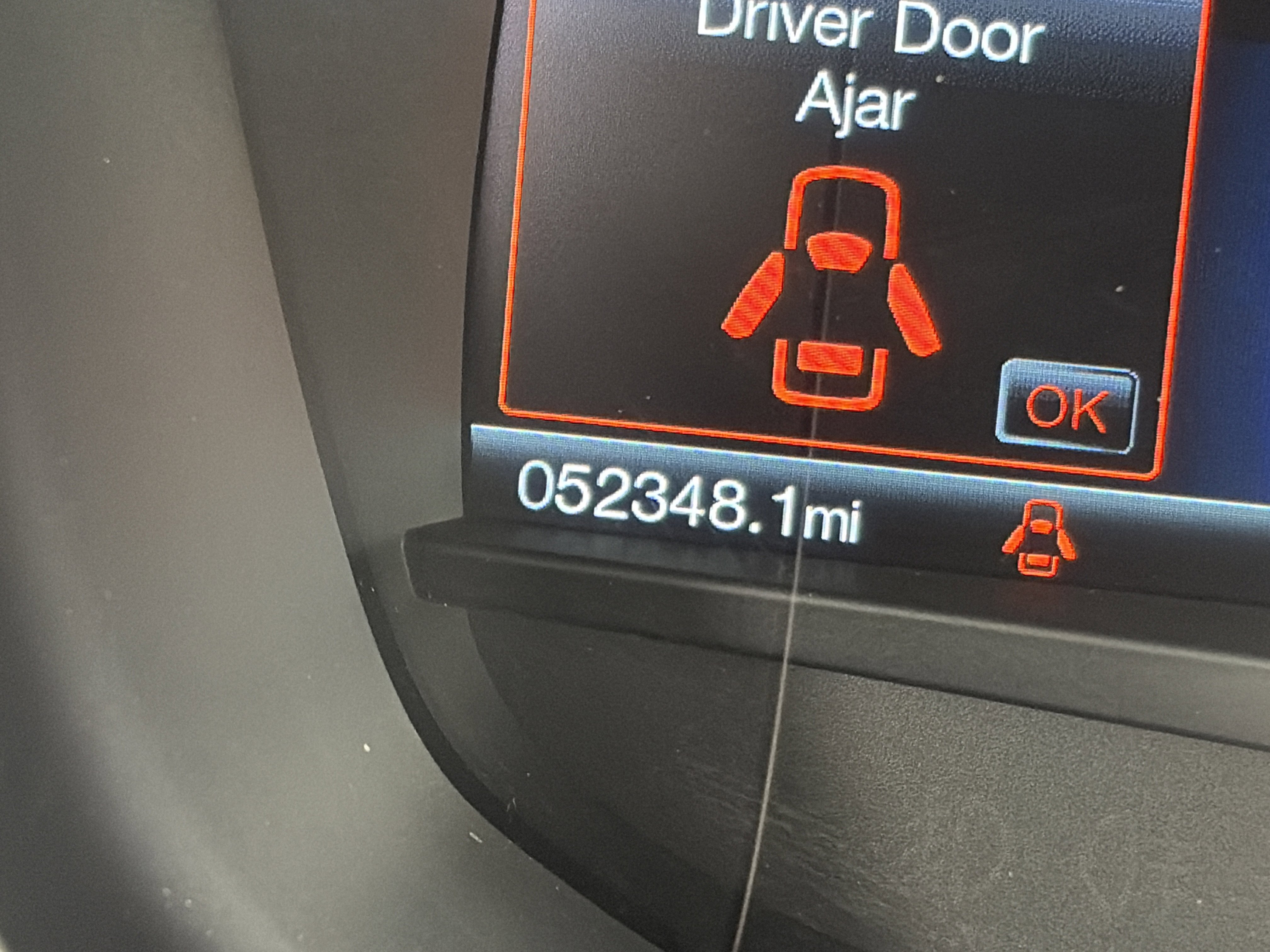 Used 2018 Ford Fusion SE w/ Fusion SE Technology Package FWD image 5