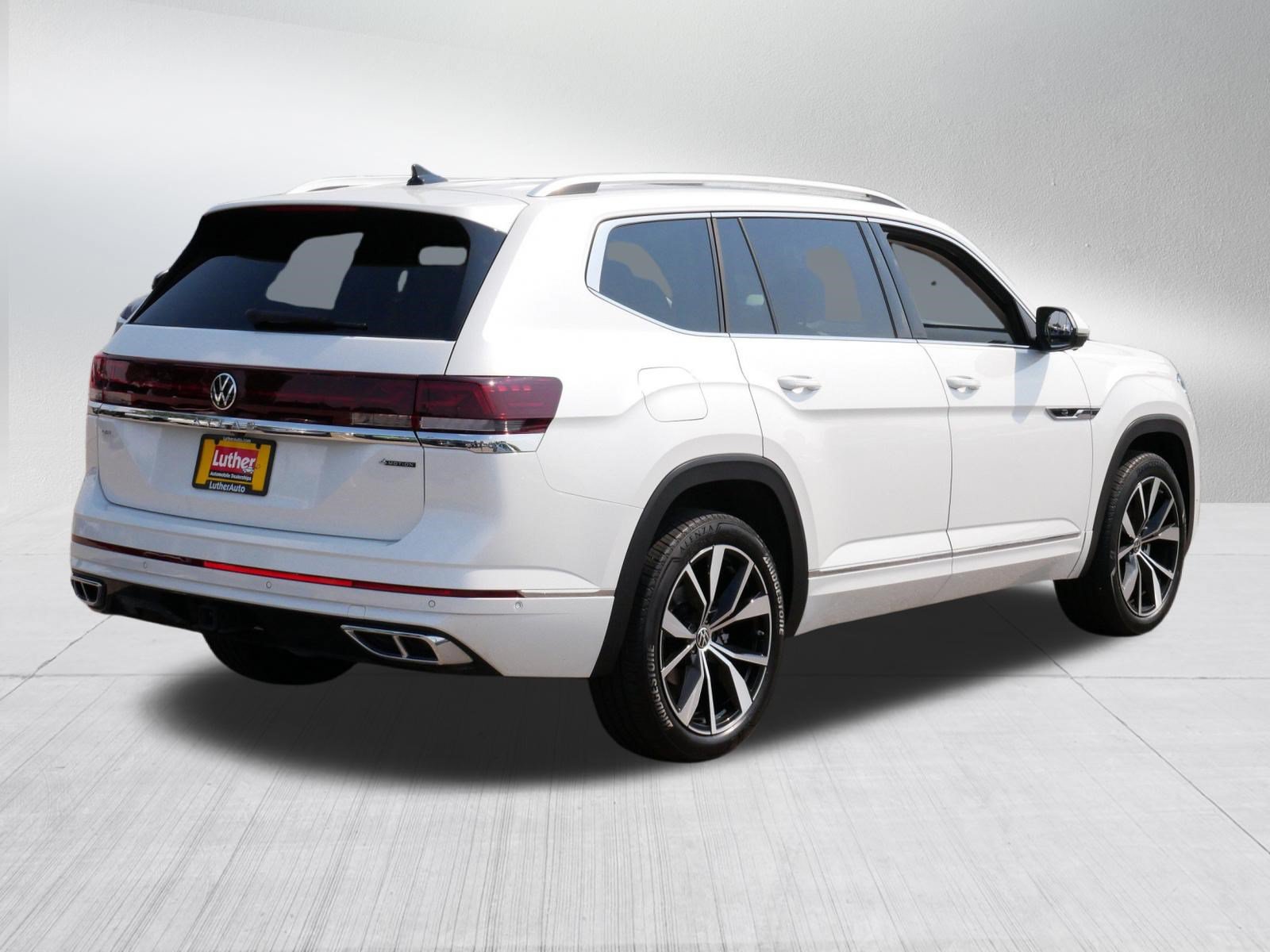 Used 2025 Volkswagen Atlas SEL Premium R-Line AWD/4WD image 7