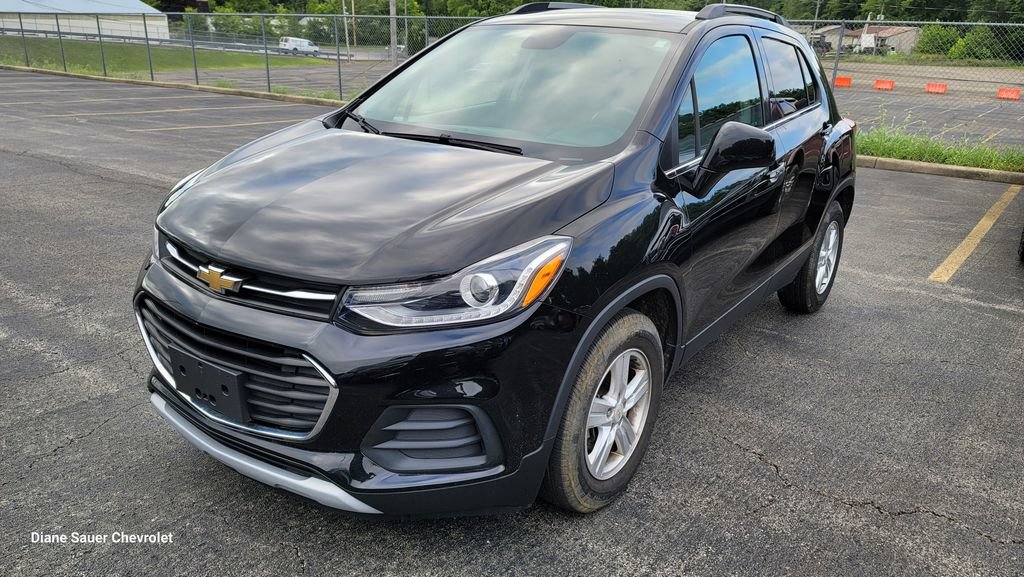 Used 2019 Chevrolet Trax LT w/ LT Convenience Package FWD image 2