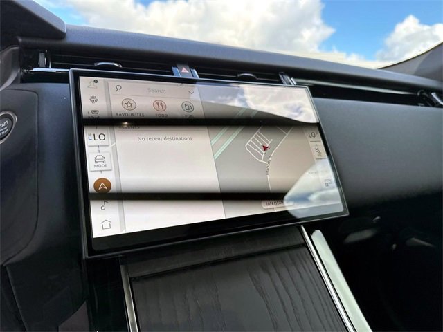 New 2025 Land Rover Range Rover Velar Dynamic SE image 22
