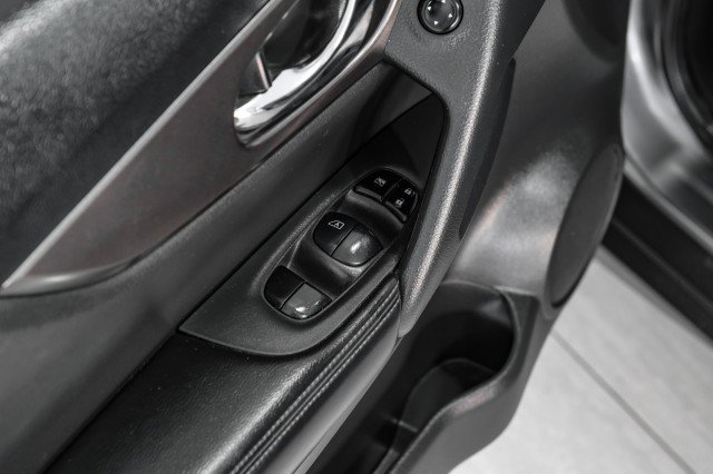 Used 2016 Nissan Rogue S AWD/4WD image 39