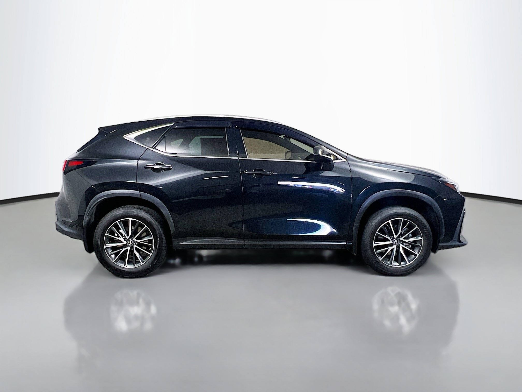 Used 2022 Lexus NX 250 FWD w/ Towing Package (2000 Lbs) image 3