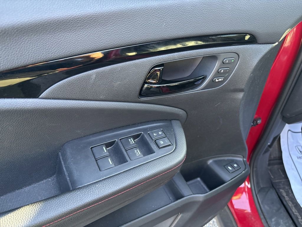 Used 2025 Honda Passport Black Edition image 16