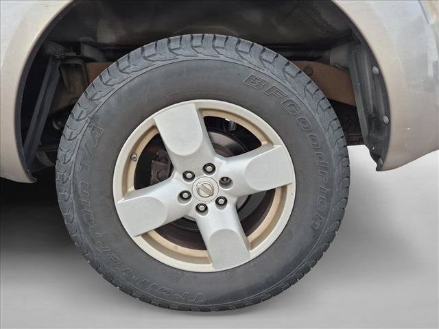 Used 2005 Nissan Frontier LE w/ (H02) Audio Pkg RWD image 8