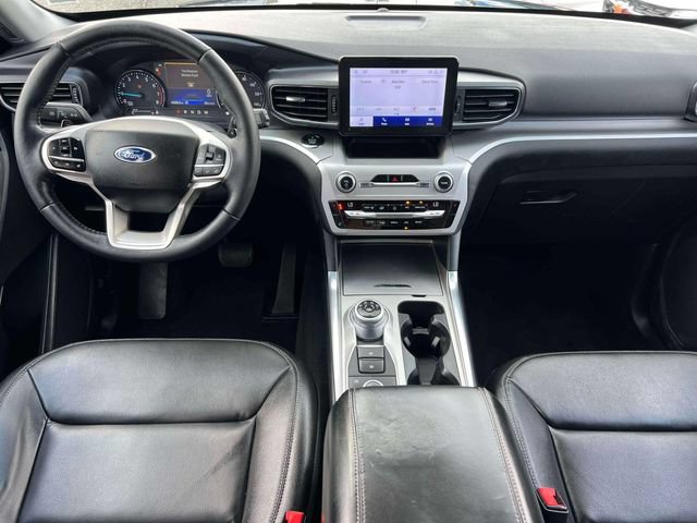 Used 2020 Ford Explorer XLT w/ Equipment Group 202A AWD/4WD image 13