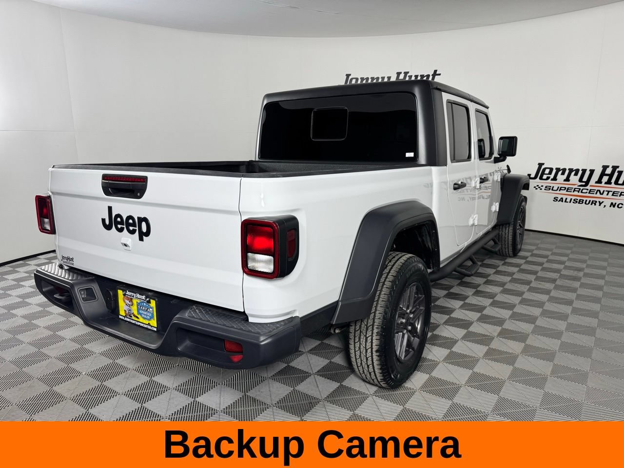Used 2025 Jeep Gladiator Sport AWD/4WD image 6