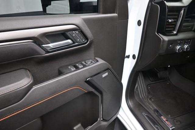 Used 2025 GMC Sierra 2500 AT4 AWD/4WD image 8