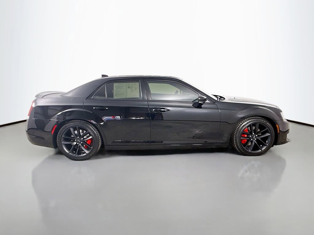 Used 2023 Chrysler 300 C image 8