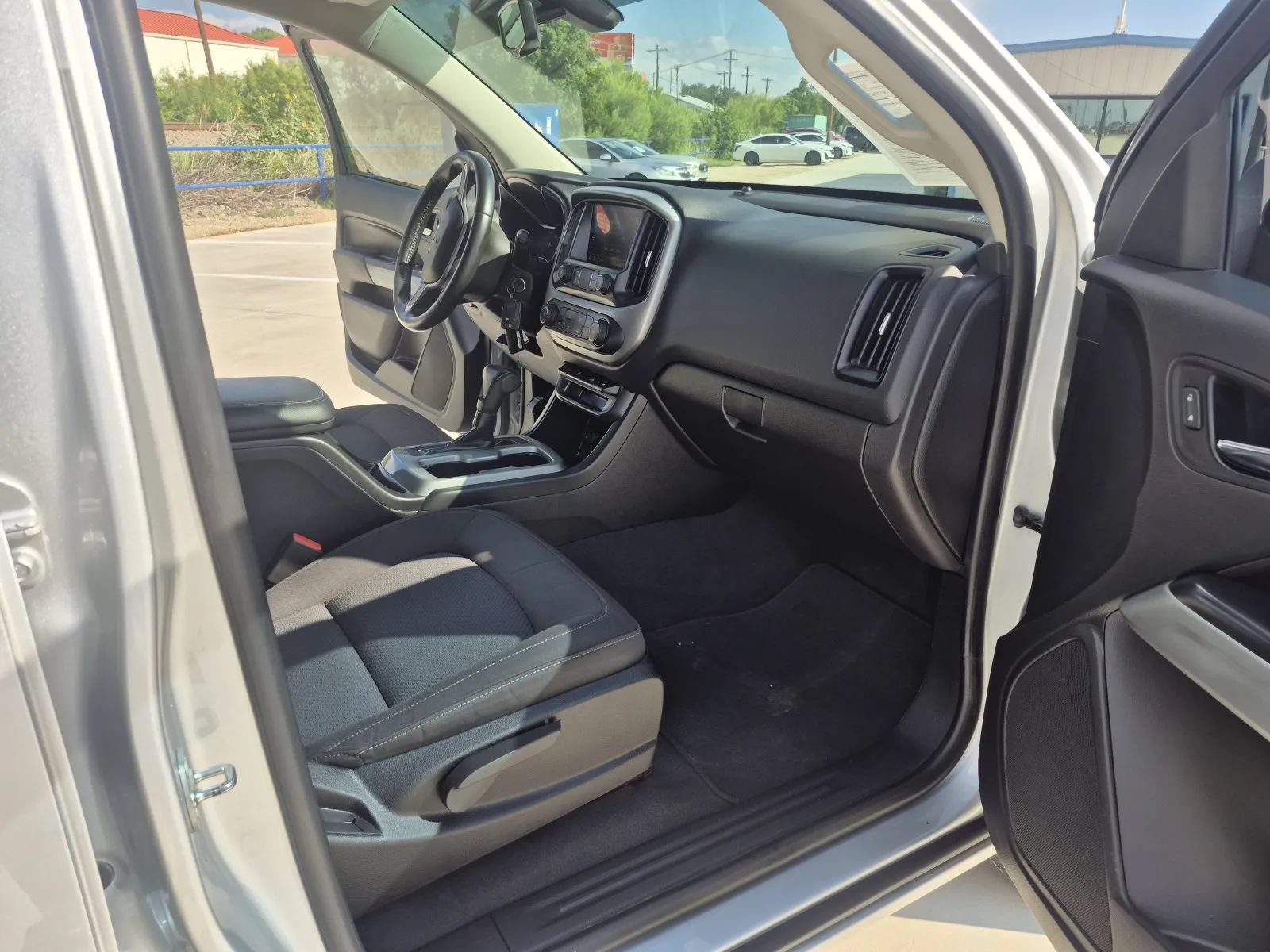 Used 2019 Chevrolet Colorado LT w/ LT Convenience Package RWD image 16
