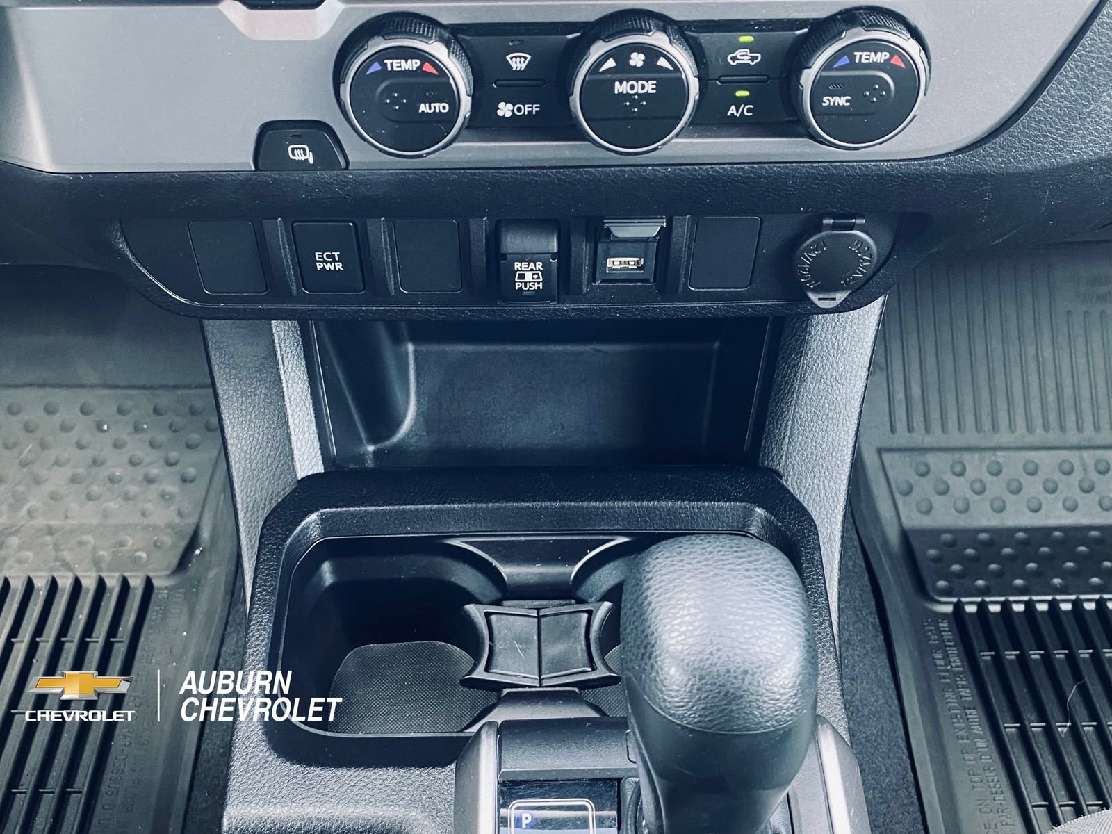 Used 2022 Toyota Tacoma SR5 RWD image 18