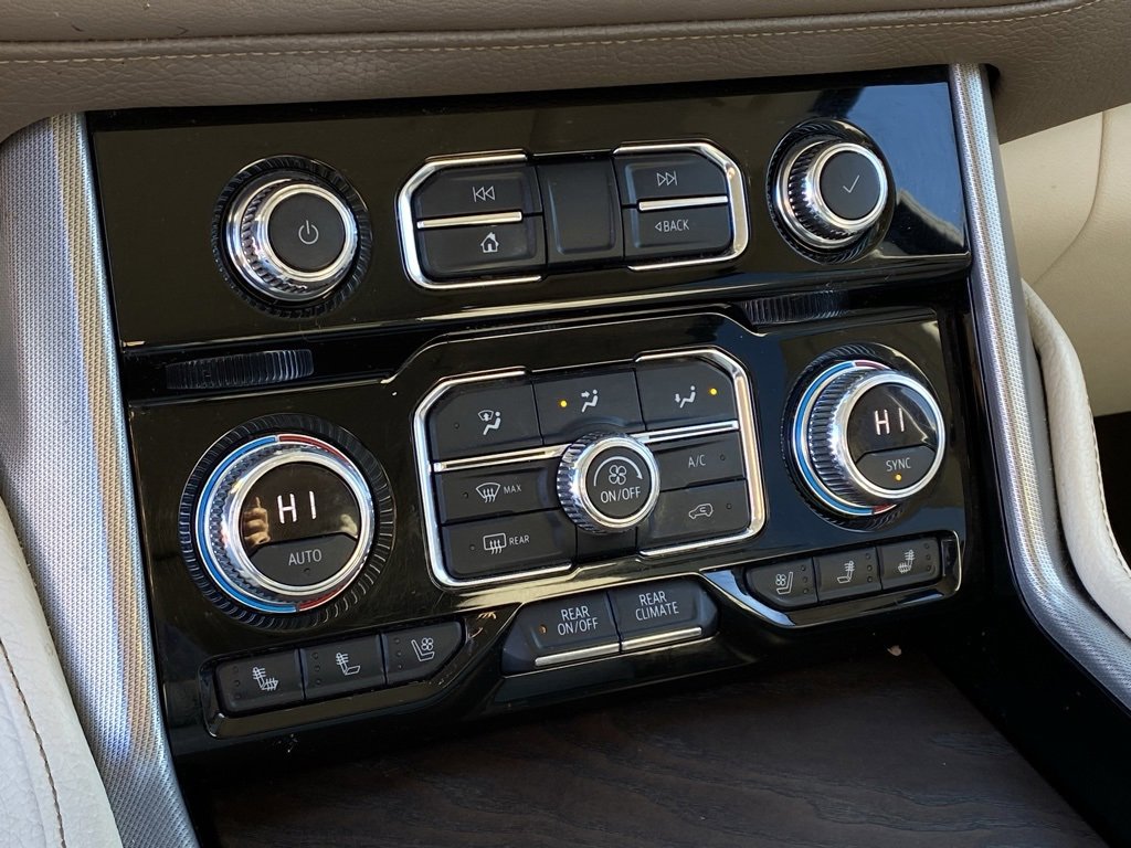 Used 2021 GMC Yukon Denali w/ Advanced Technology Package image 17
