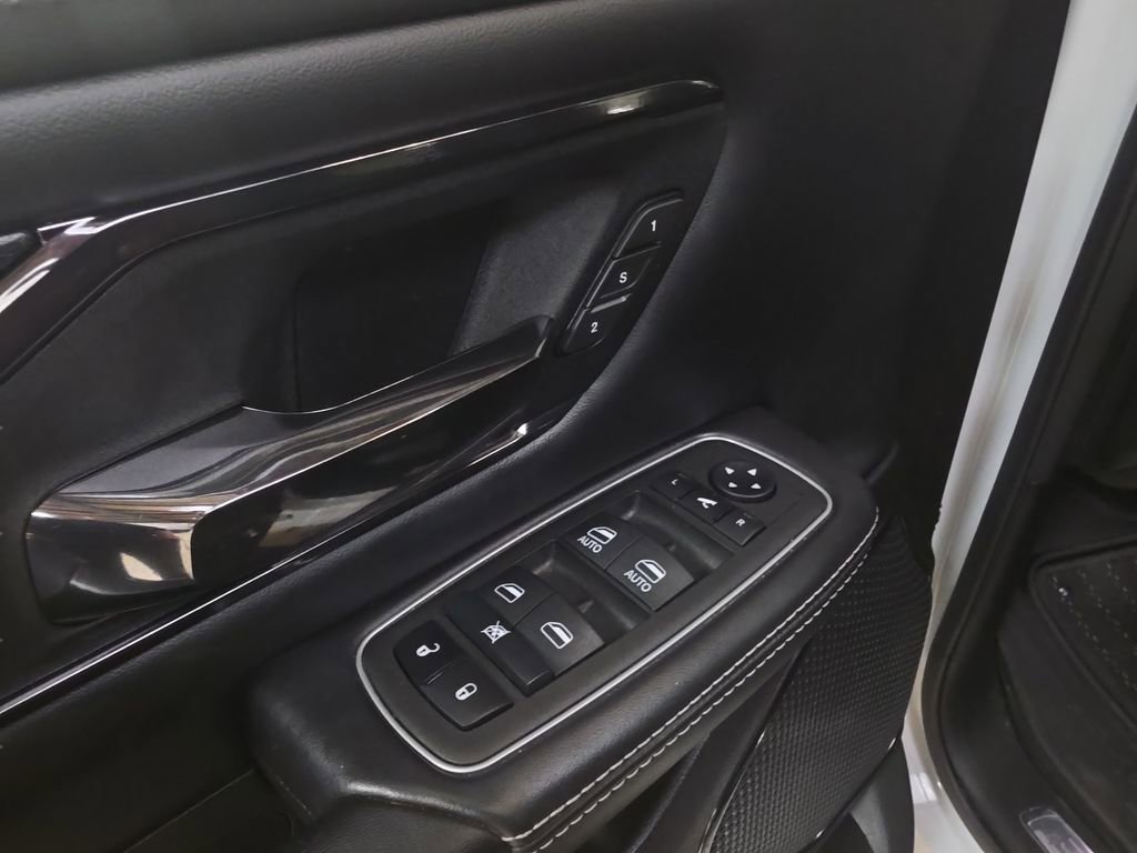 Used 2023 RAM 1500 Limited AWD/4WD image 11
