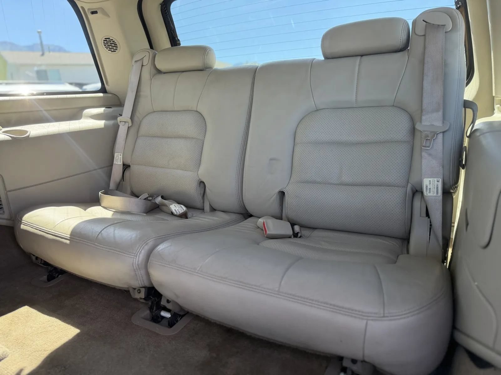 Used 2005 Cadillac Escalade AWD image 16