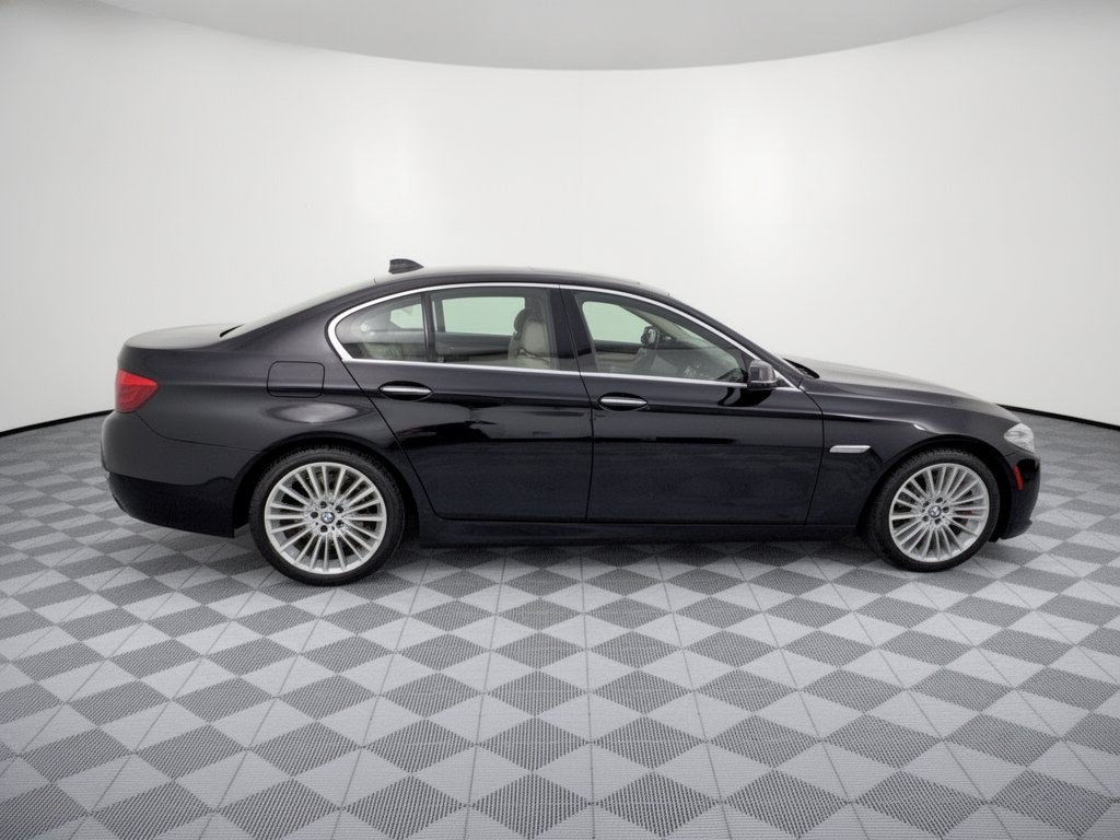 Used 2015 BMW 550i xDrive Sedan AWD/4WD image 8