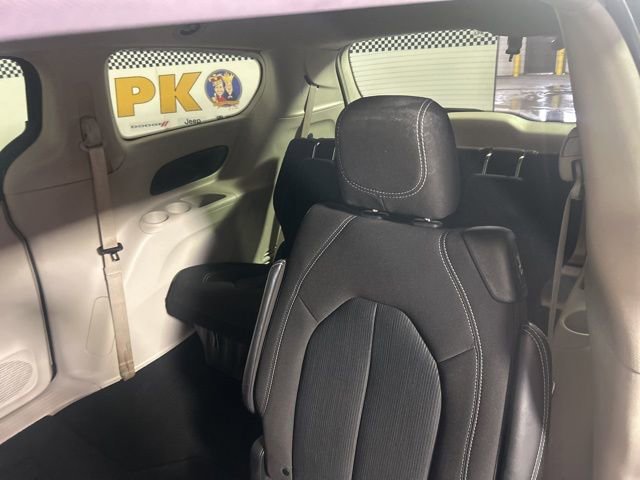 Used 2023 Chrysler Voyager LX FWD image 15