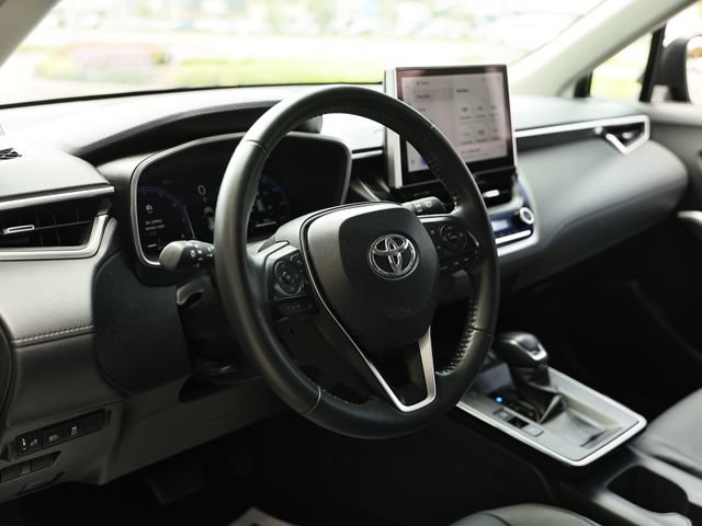 Used 2026 Toyota Corolla Cross XLE FWD image 19