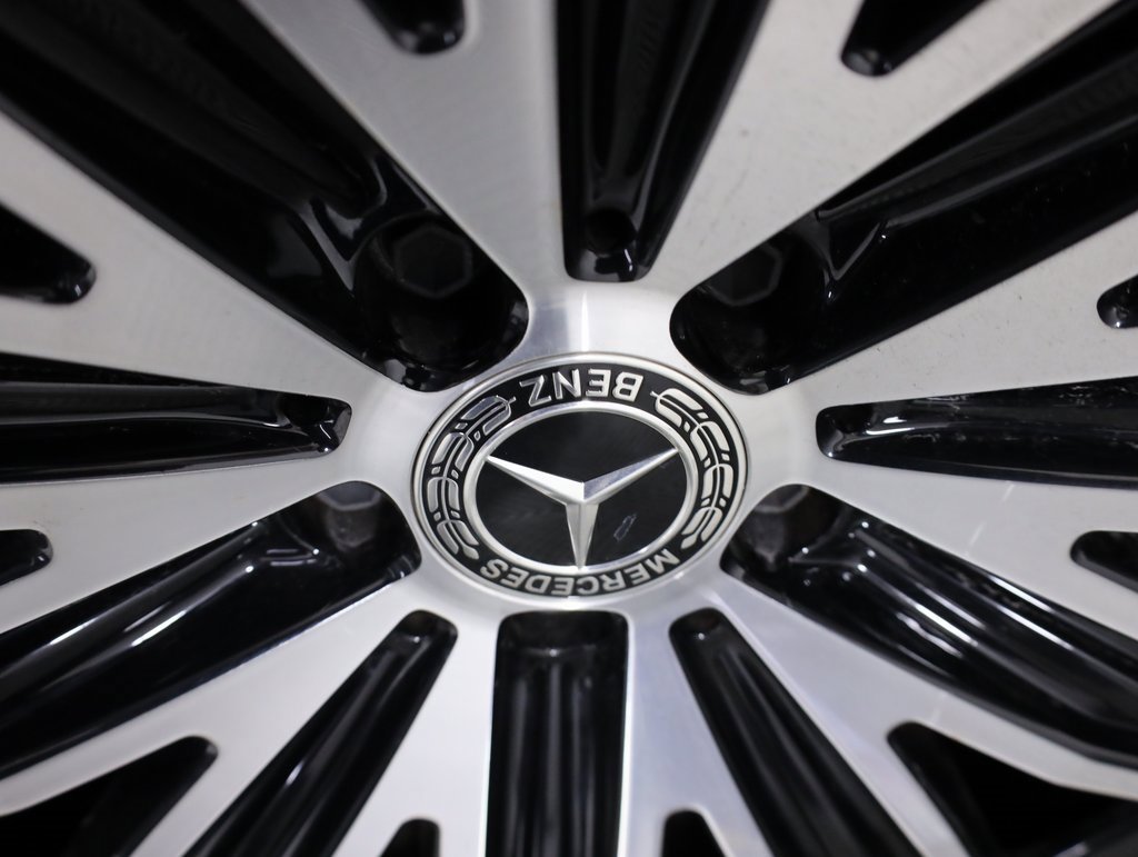 Used 2023 Mercedes-Benz EQE 500 4MATIC SUV w/ Pinnacle Trim Package image 8