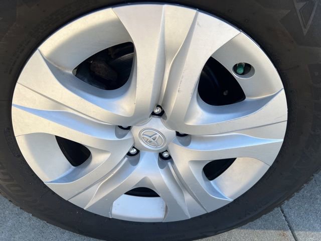 Used 2015 Toyota RAV4 LE image 7