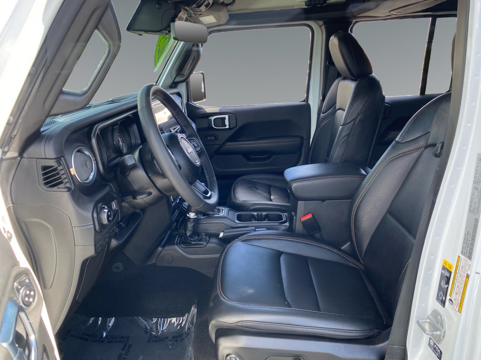 Used 2025 Jeep Gladiator Sport AWD/4WD image 9