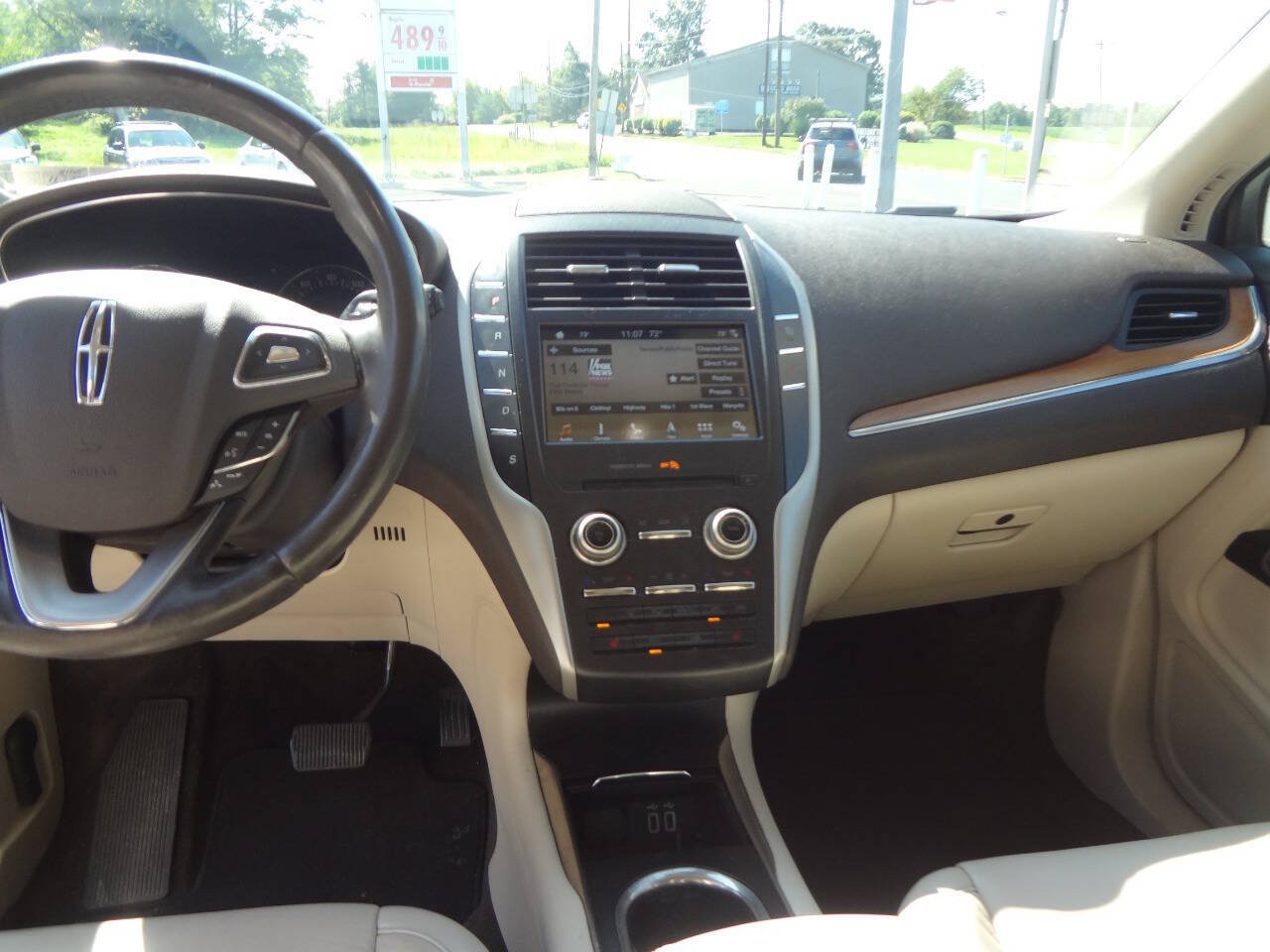 Used 2017 Lincoln MKC Select w/ Select Plus Package AWD/4WD image 11