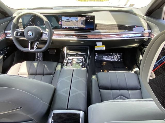 Used 2025 BMW 740i w/ Premium Package RWD image 15