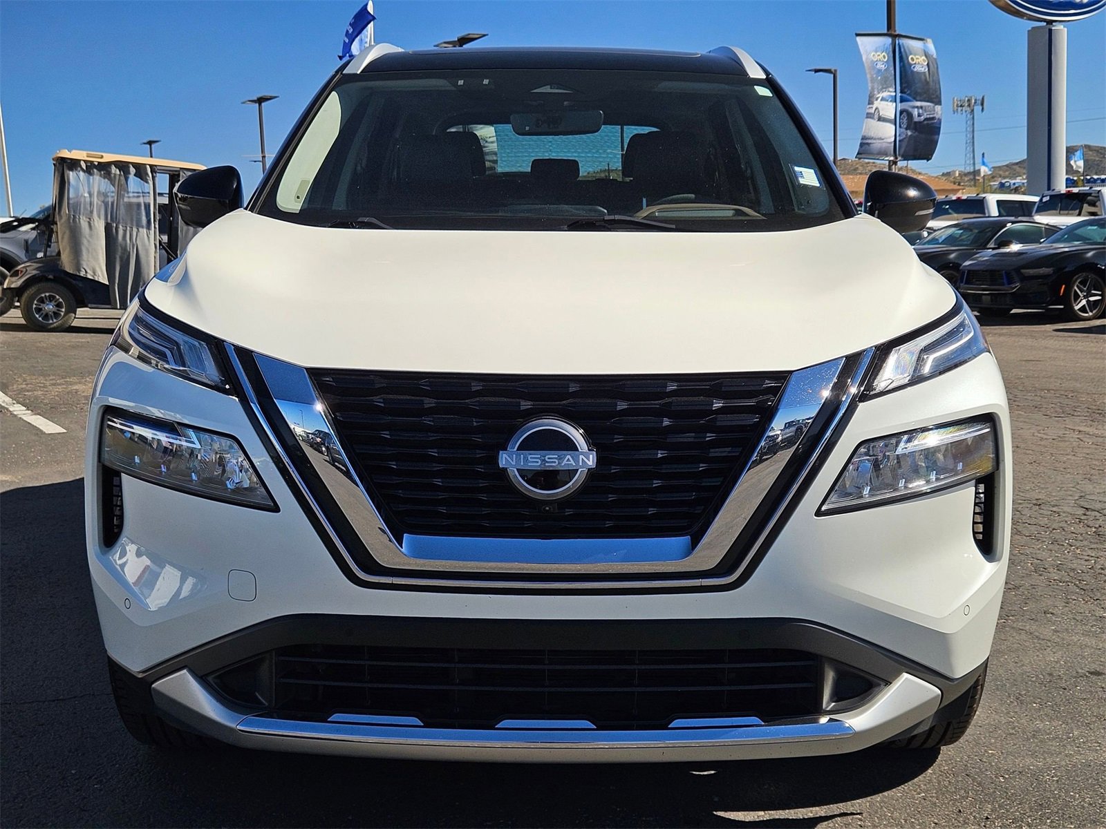 Used 2023 Nissan Rogue Platinum w/ Platinum Premium Package image 2