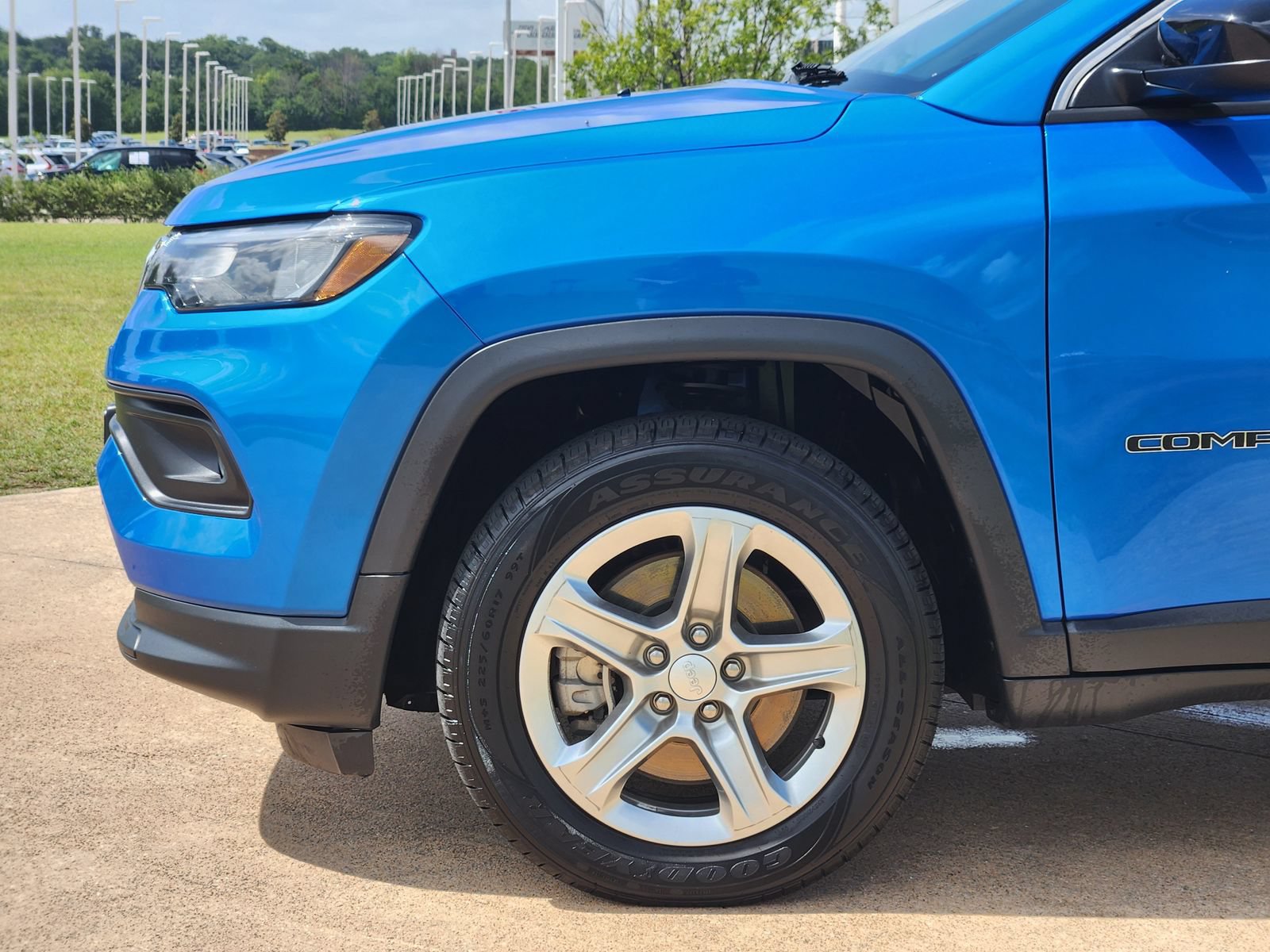 Used 2024 Jeep Compass Latitude AWD/4WD image 13