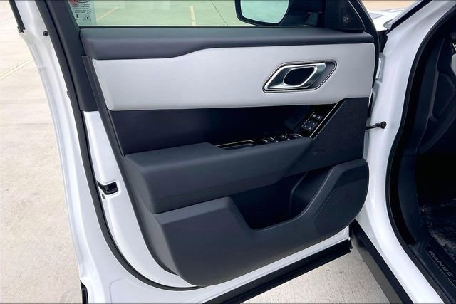 Used 2026 Land Rover Range Rover Velar Dynamic SE image 23