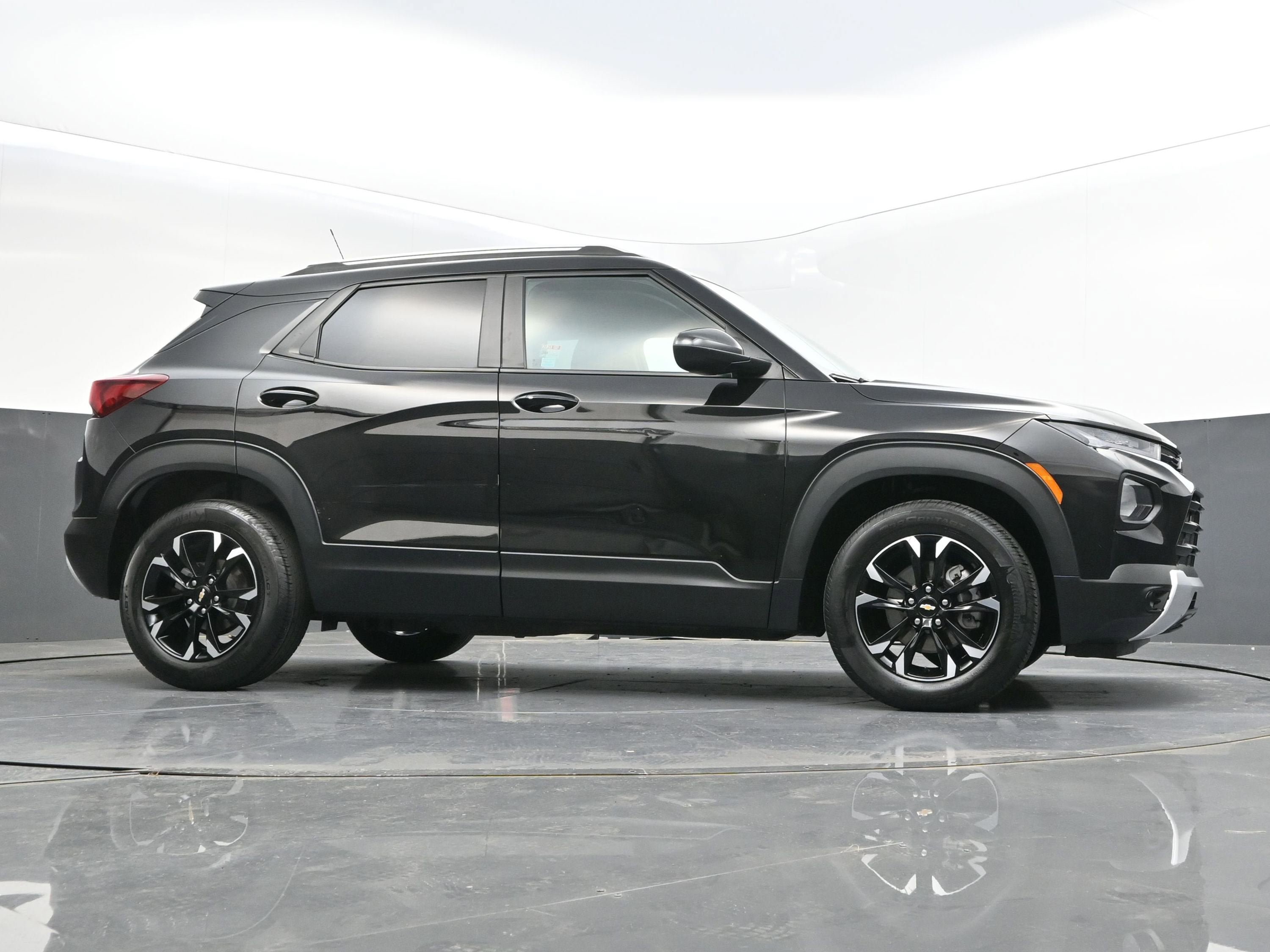 Certified 2023 Chevrolet TrailBlazer LT FWD image 42