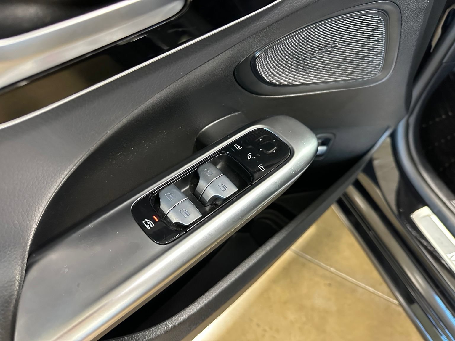 Used 2022 Mercedes-Benz C 300 4MATIC Sedan image 13