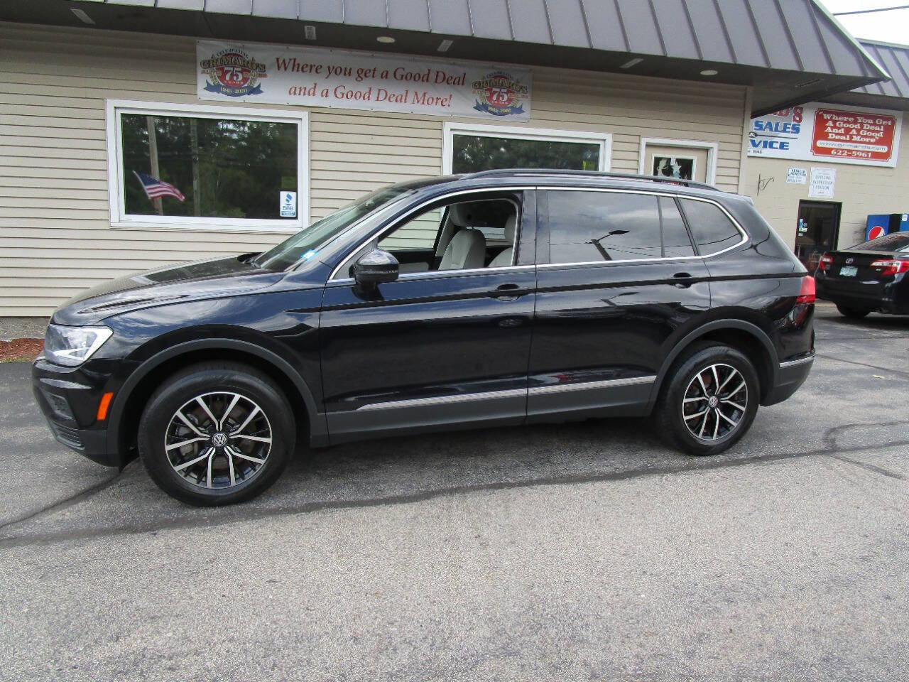 Used 2021 Volkswagen Tiguan SE image 16