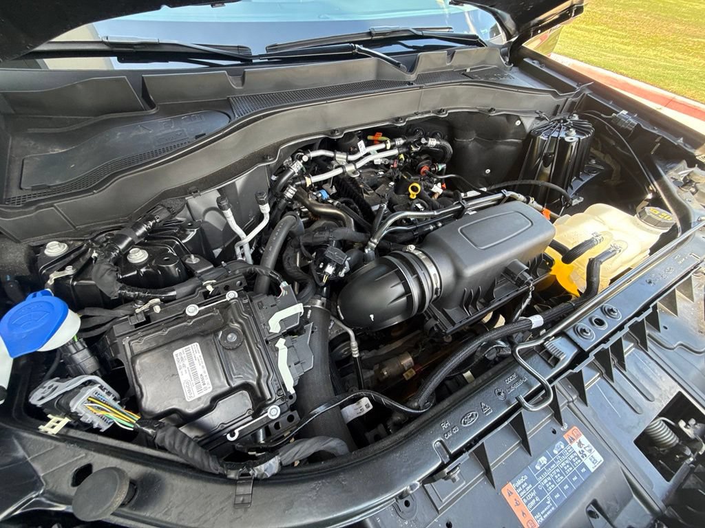 Used 2024 Ford Explorer XLT w/ Equipment Group 202A AWD/4WD image 31