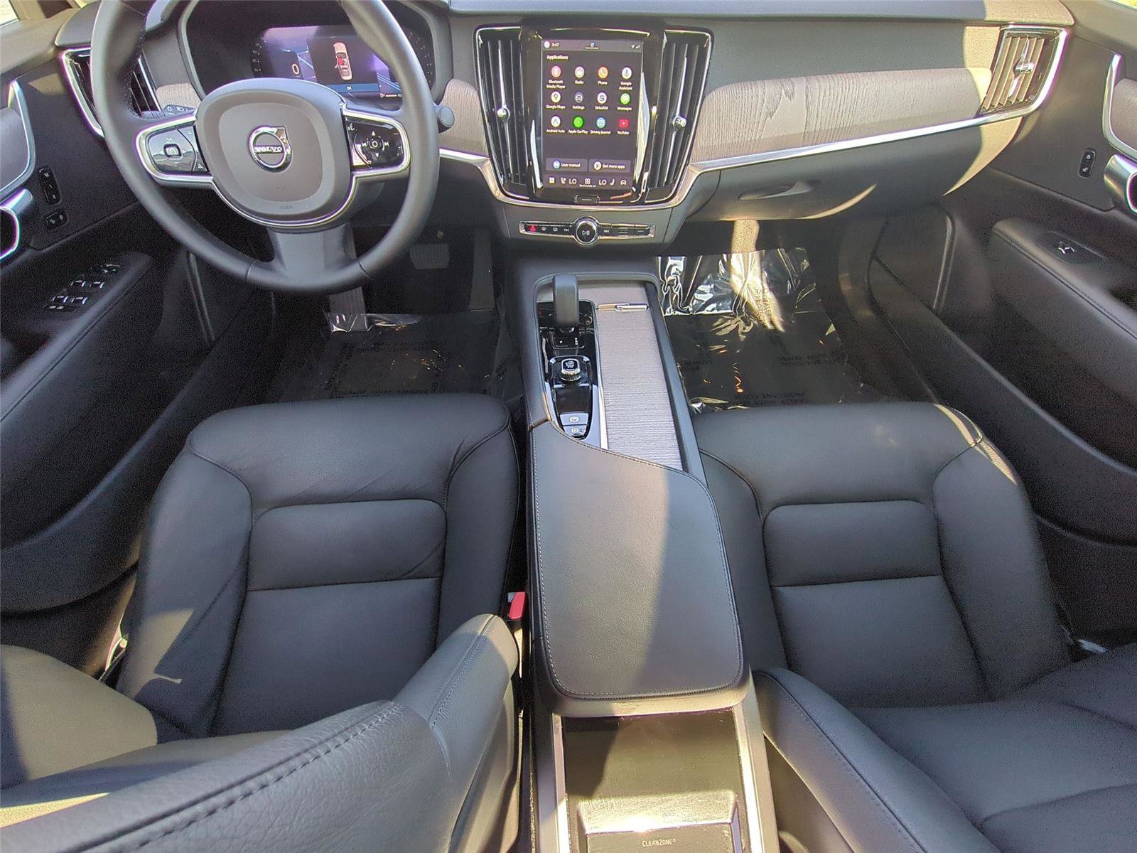 Used 2025 Volvo S90 B6 Plus image 18