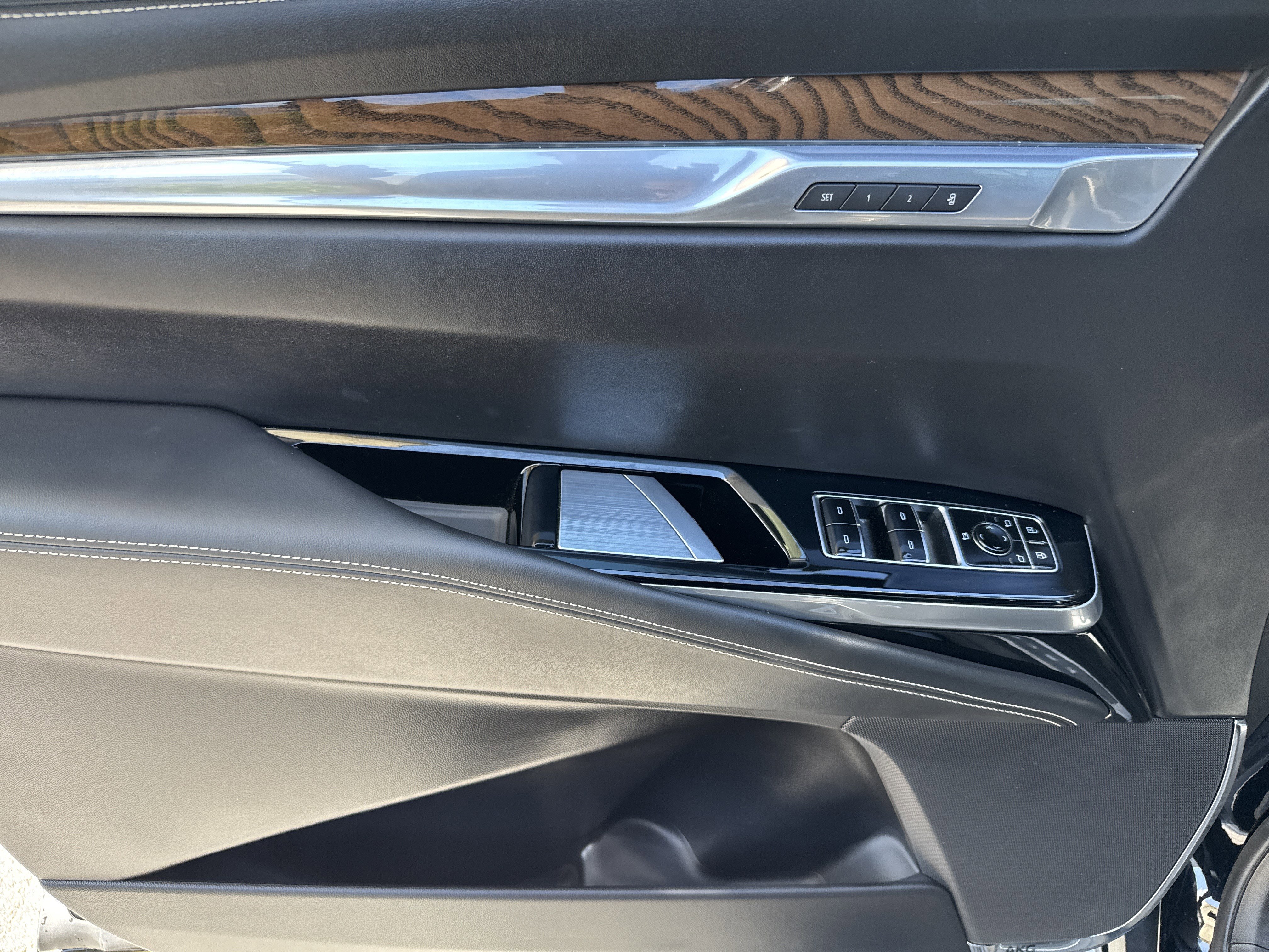 Used 2025 Cadillac Escalade Sport Platinum w/ LPO, ONYX Package image 14