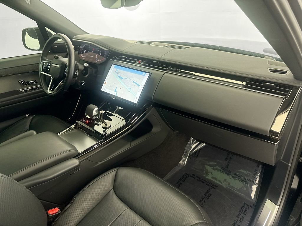 Used 2025 Land Rover Range Rover Sport SE image 29