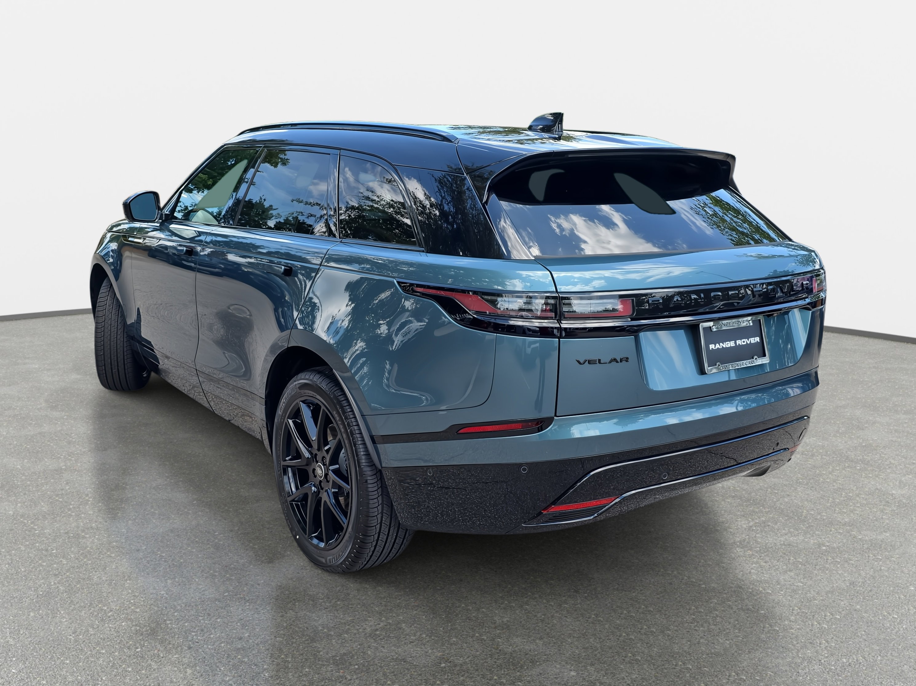 New 2026 Land Rover Range Rover Velar Dynamic SE image 7
