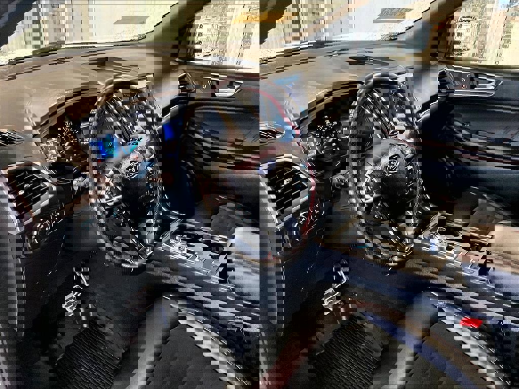 Used 2022 Ford Edge ST-Line w/ Class II Trailer Tow Package image 8