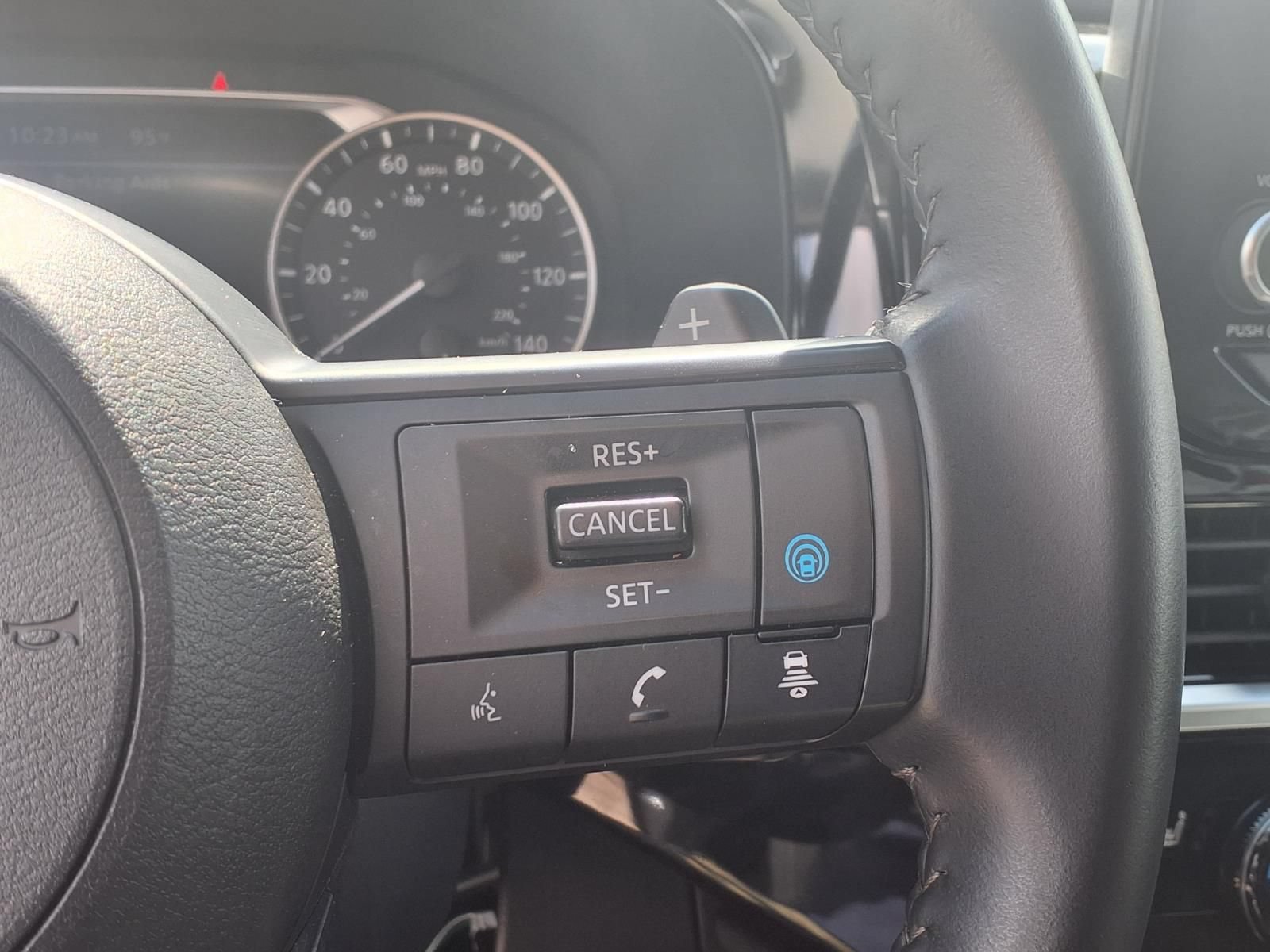 Used 2025 Nissan Pathfinder SV FWD image 15
