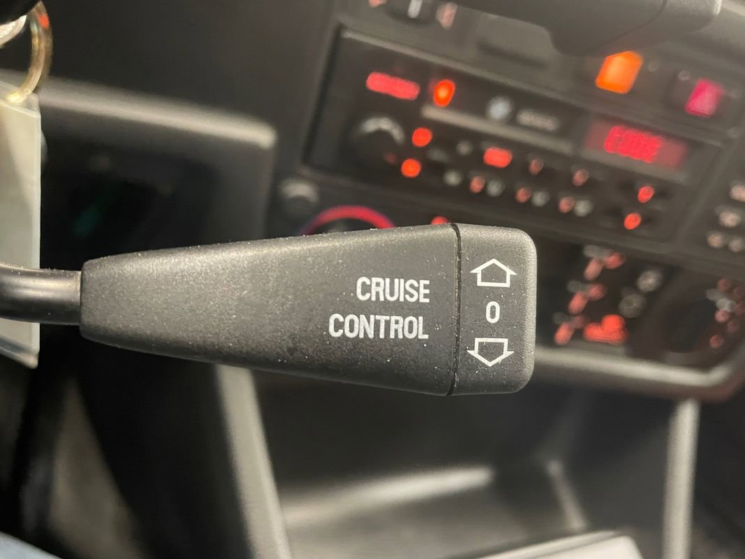 Used 1987 BMW 325i Convertible image 26