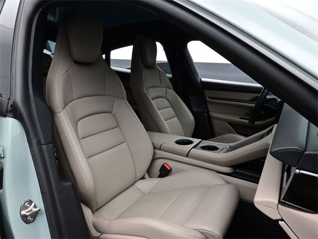 Used 2025 Porsche Taycan image 17