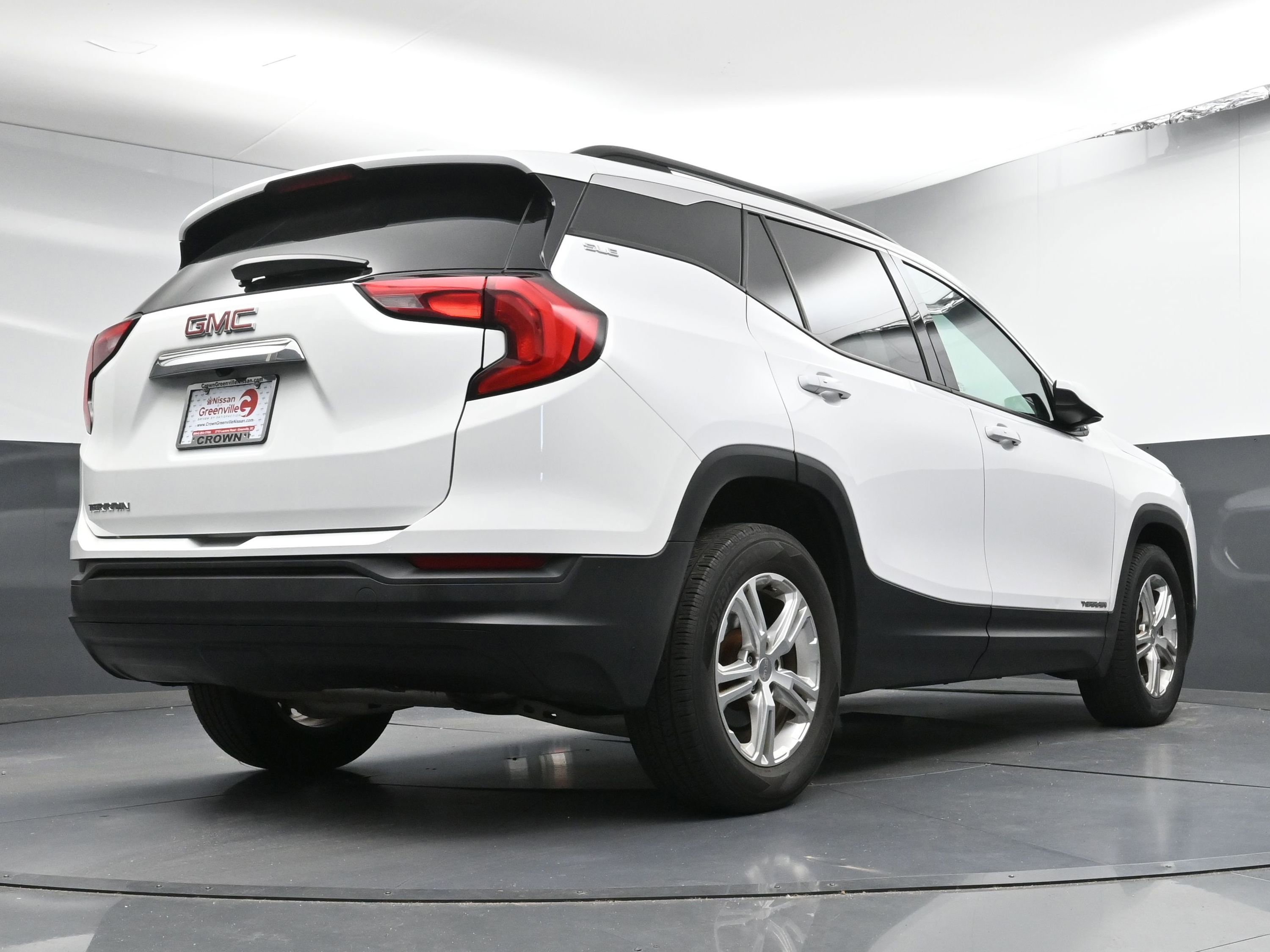 Used 2020 GMC Terrain SLE w/ Driver Convenience Package image 27