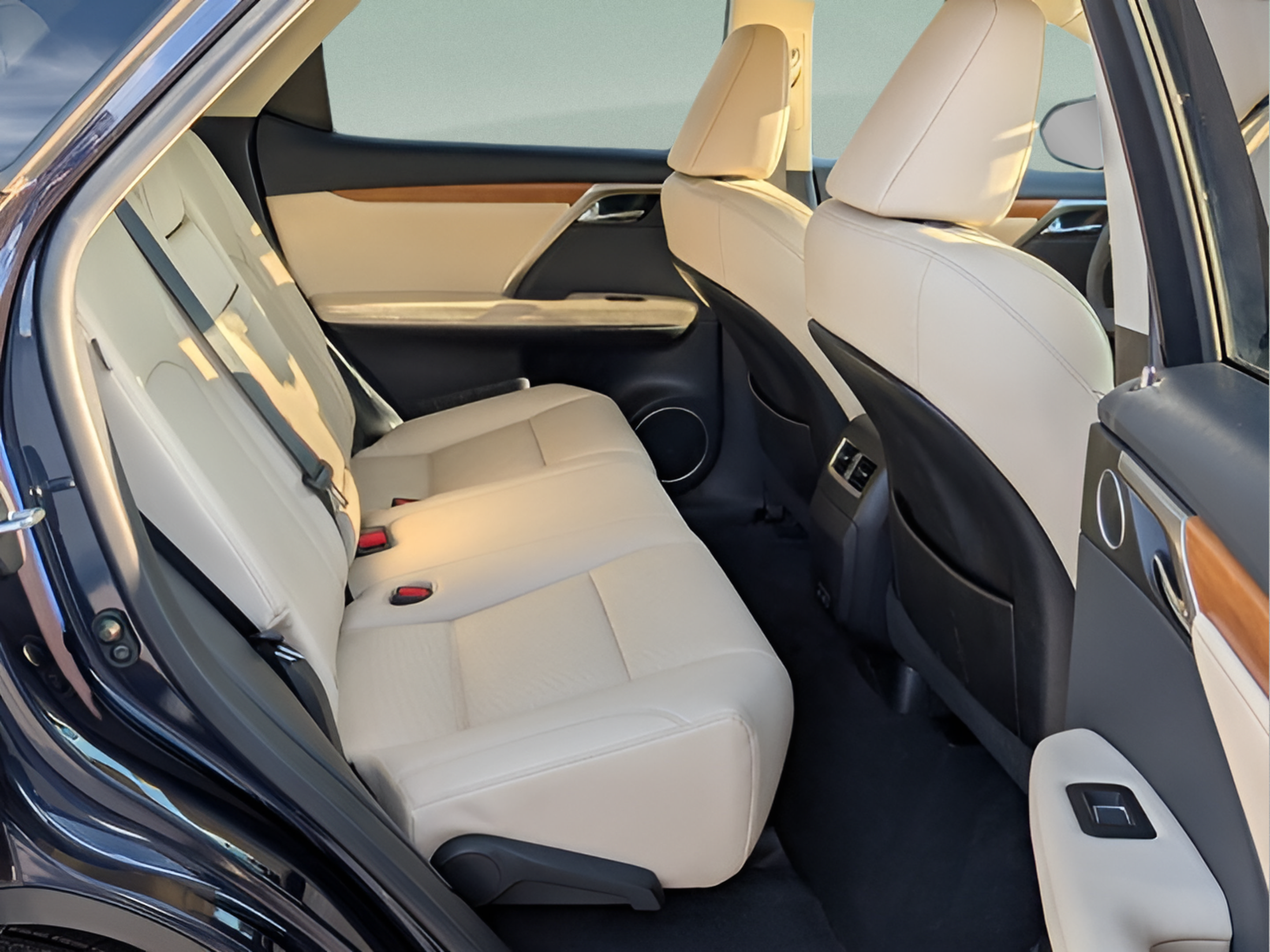 Certified 2022 Lexus RX 450h AWD w/ Premium Package image 15