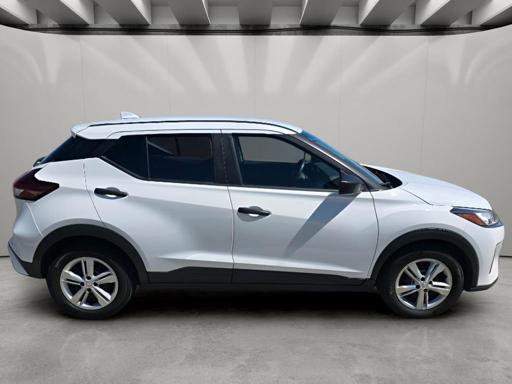 Used 2023 Nissan Kicks S FWD image 6