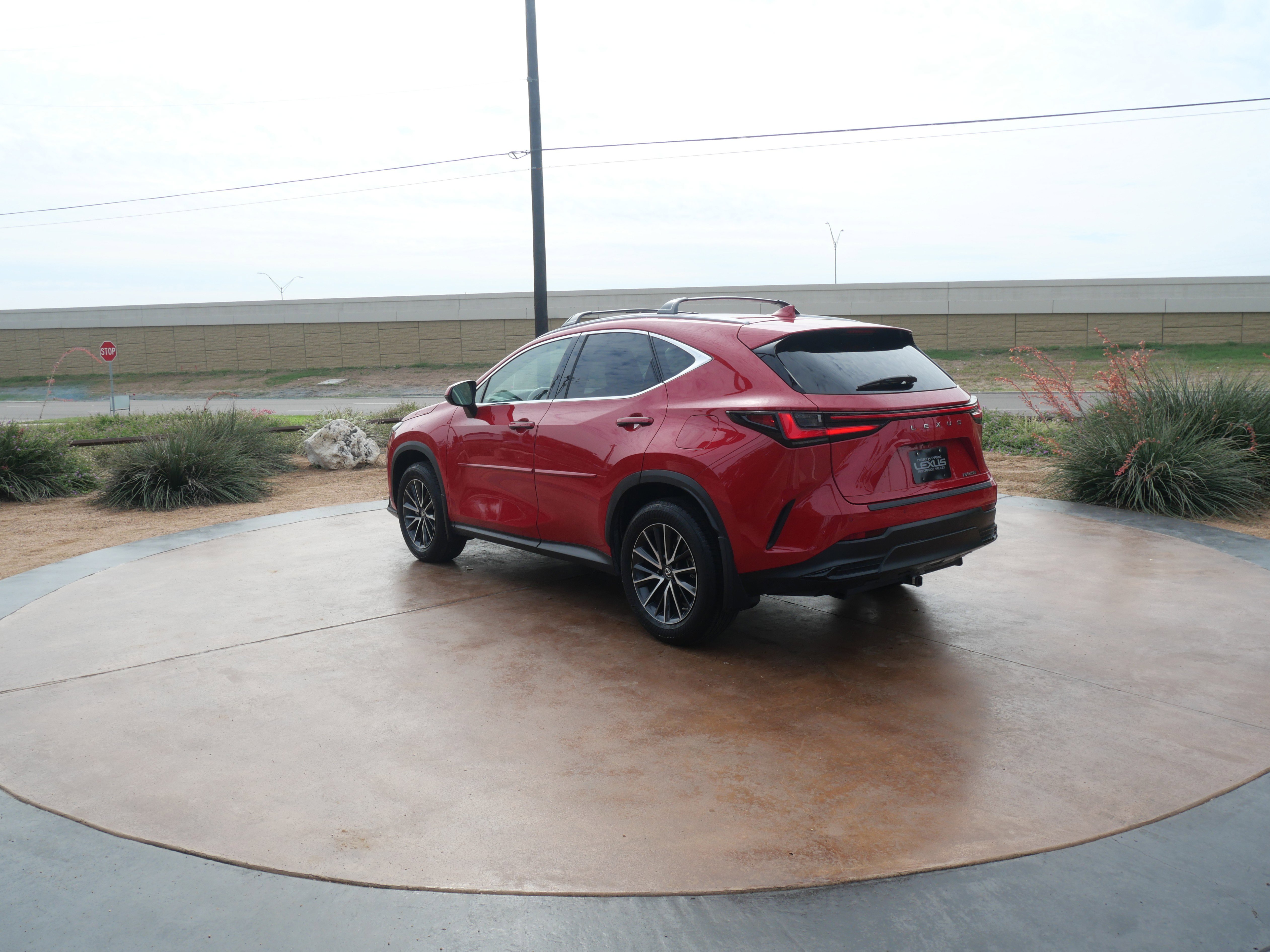Certified 2023 Lexus NX 250 FWD w/ Premium Package image 4